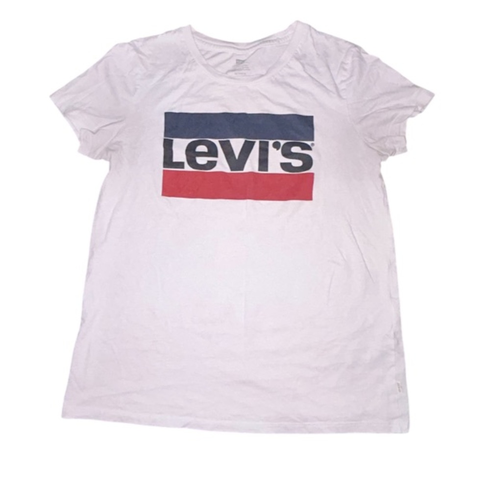 5/25$ ✨ Classic Levi's White Tee’s